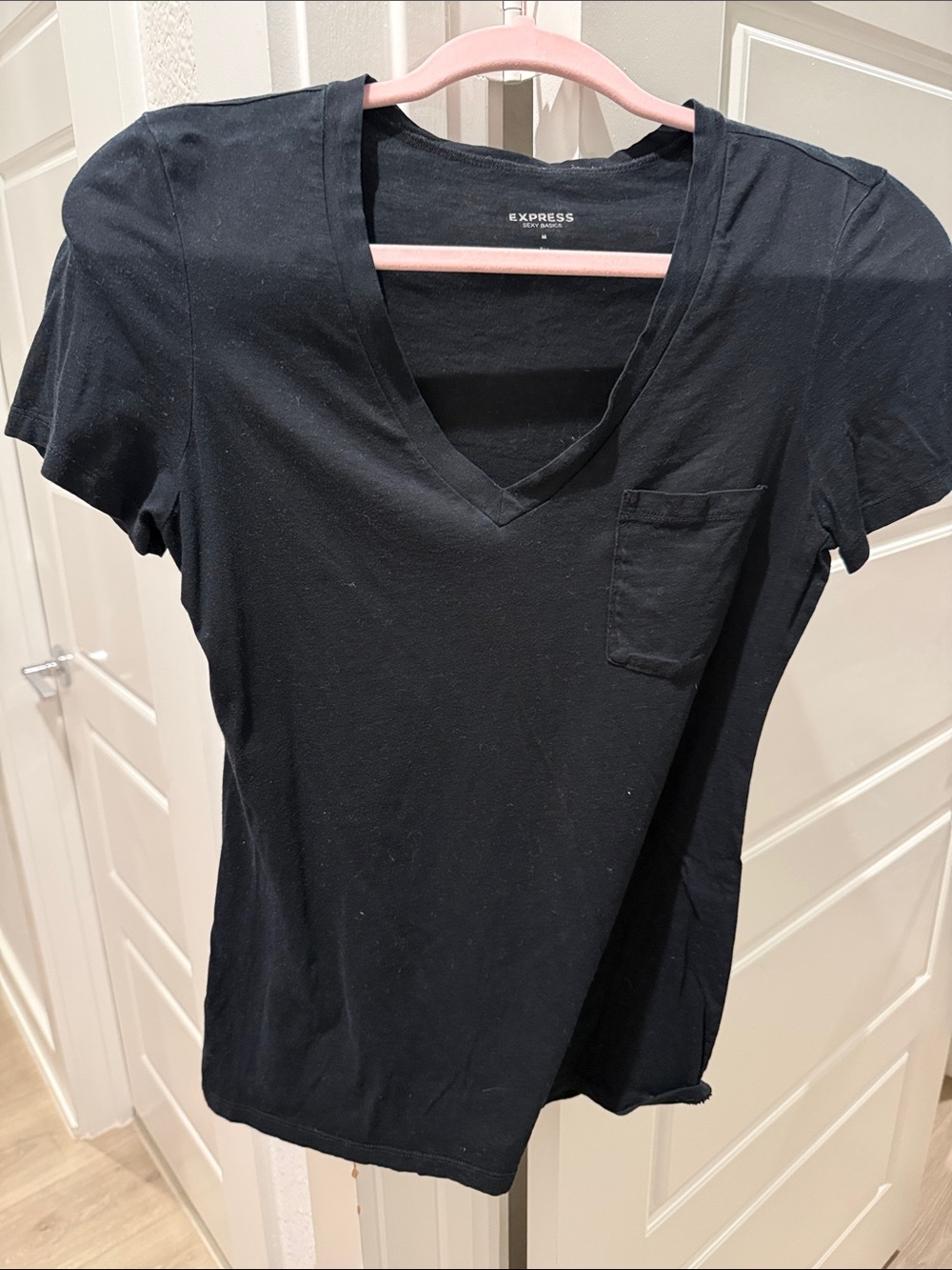 Express Black V-Neck Short Sleeve Pocket Tee